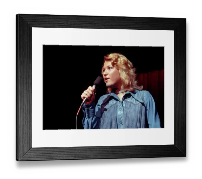 Framed Print : Tanya Tucker Performing Framed Print : Tanya Tucker Performing