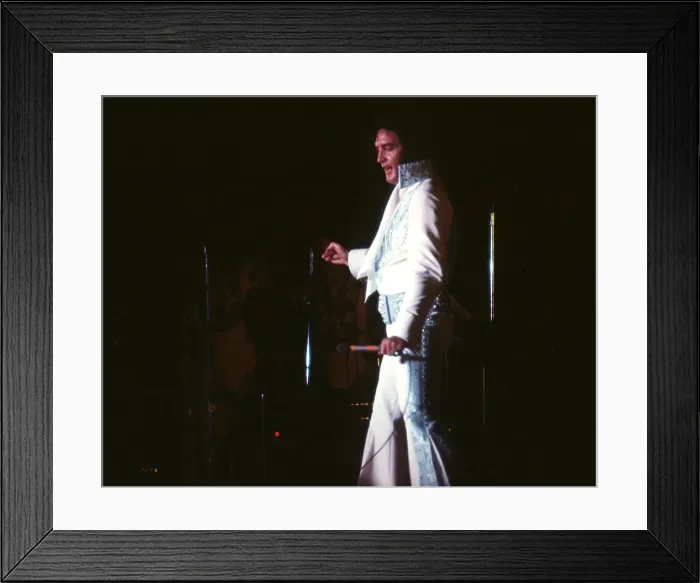 Framed Print : Elvis Presley in concert in Las Vegas Framed Print : Elvis Presley in concert in Las Vegas