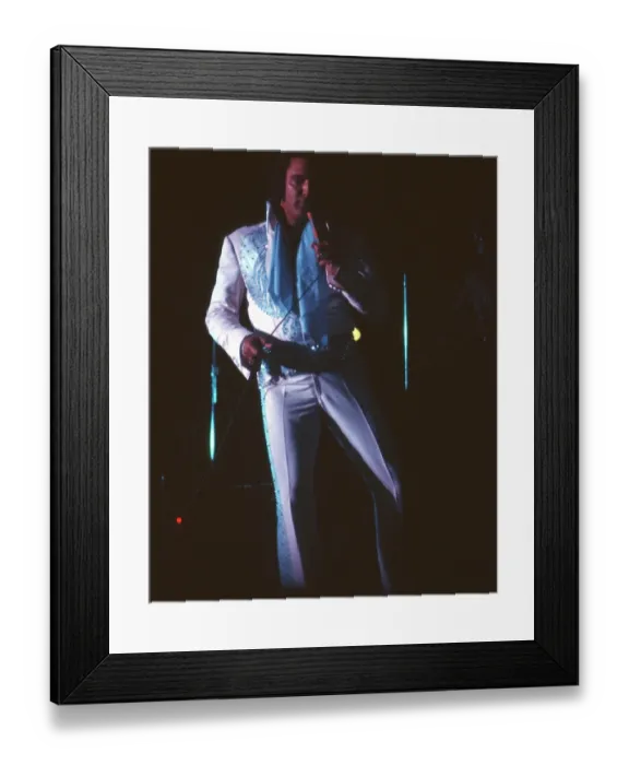 Framed Print : Elvis Presley in concert in Las Vegas Framed Print : Elvis Presley in concert in Las Vegas