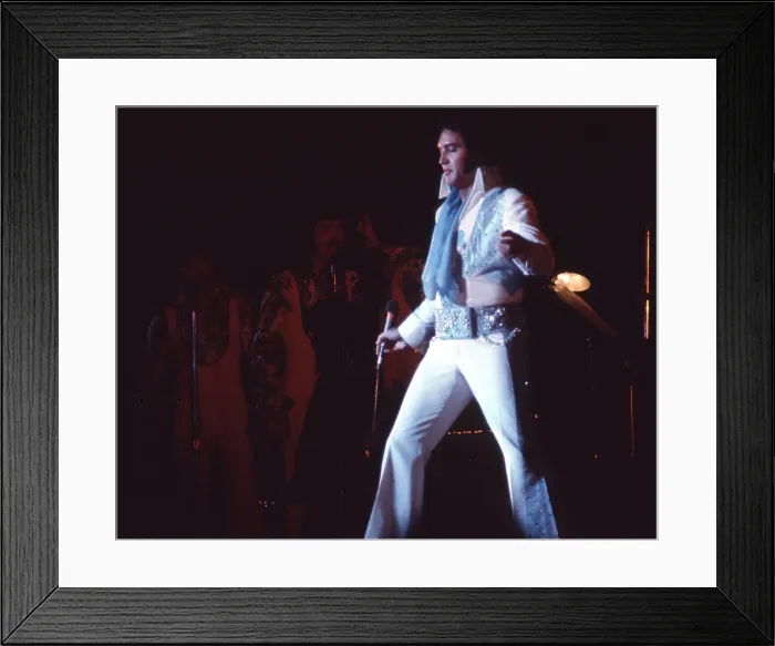 Framed Print : Elvis Presley in concert in Las Vegas Framed Print : Elvis Presley in concert in Las Vegas