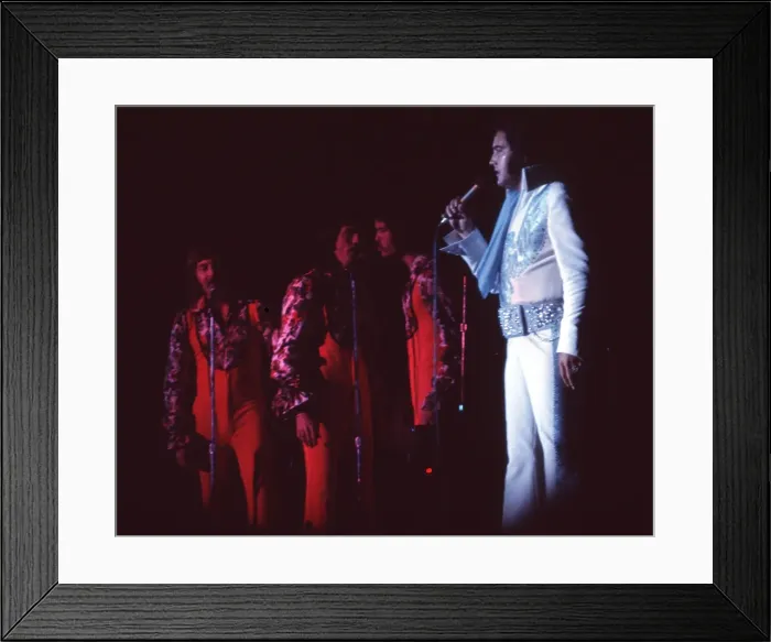 Framed Print : Elvis Presley in concert in Las Vegas Framed Print : Elvis Presley in concert in Las Vegas