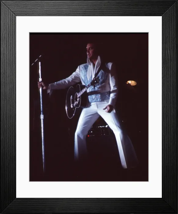 Framed Print : Elvis Presley in concert in Las Vegas Framed Print : Elvis Presley in concert in Las Vegas