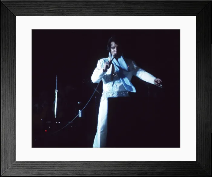 Framed Print : Elvis Presley in concert in Las Vegas Framed Print : Elvis Presley in concert in Las Vegas