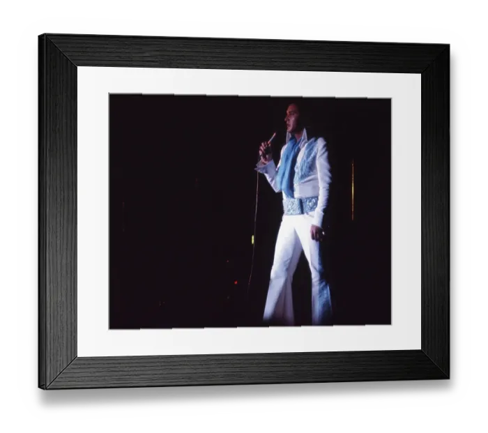 Framed Print : Elvis Presley in concert in Las Vegas Framed Print : Elvis Presley in concert in Las Vegas