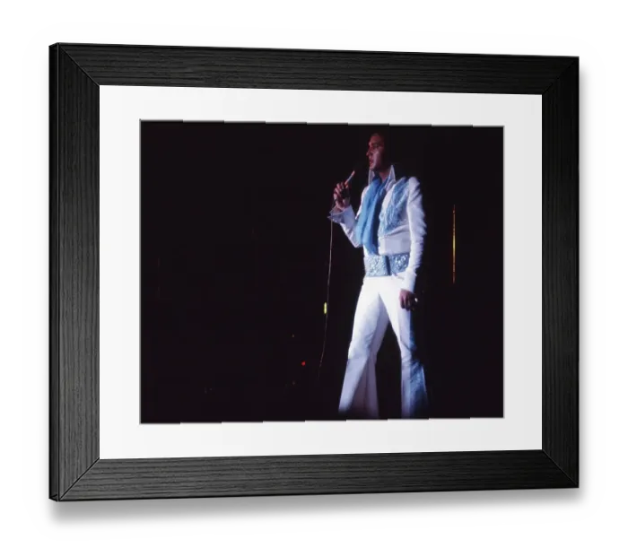 Framed Print : Elvis Presley in concert in Las Vegas Framed Print : Elvis Presley in concert in Las Vegas