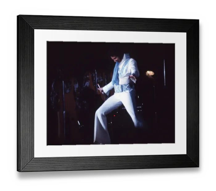 Framed Print : Elvis Presley in concert in Las Vegas Framed Print : Elvis Presley in concert in Las Vegas