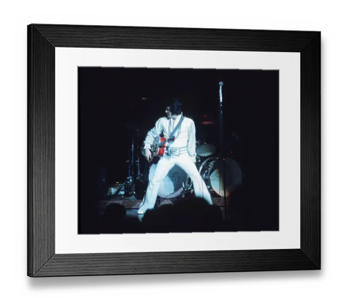Framed Print : Elvis Presley in concert in Las Vegas Framed Print : Elvis Presley in concert in Las Vegas