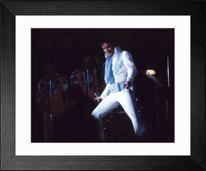 Framed Print : Elvis Presley in concert in Las Vegas Framed Print : Elvis Presley in concert in Las Vegas