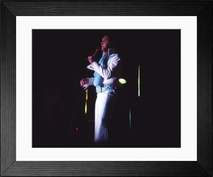 Framed Print : Elvis Presley in concert in Las Vegas Framed Print : Elvis Presley in concert in Las Vegas