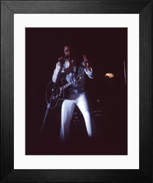 Framed Print : Elvis Presley in concert in Las Vegas Framed Print : Elvis Presley in concert in Las Vegas