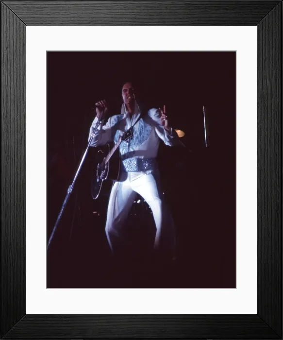 Framed Print : Elvis Presley in concert in Las Vegas Framed Print : Elvis Presley in concert in Las Vegas