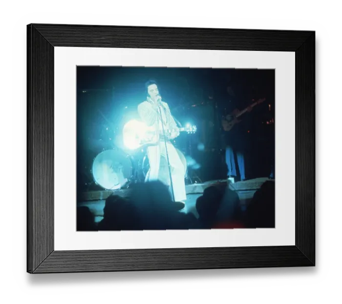 Framed Print : Elvis Presley in concert in Las Vegas Framed Print : Elvis Presley in concert in Las Vegas