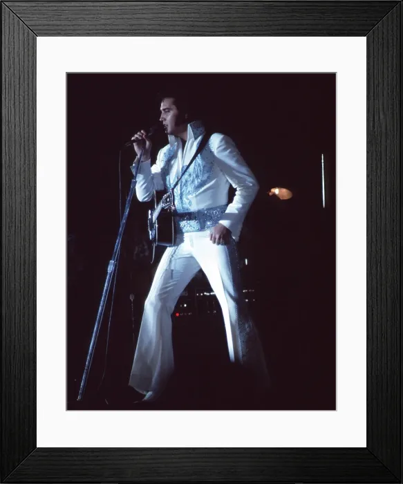 Framed Print : Elvis Presley in concert in Las Vegas Framed Print : Elvis Presley in concert in Las Vegas