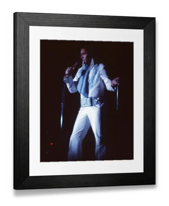 Framed Print : Elvis Presley in concert in Las Vegas Framed Print : Elvis Presley in concert in Las Vegas