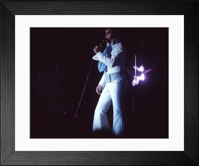 Framed Print : Elvis Presley in concert in Las Vegas Framed Print : Elvis Presley in concert in Las Vegas