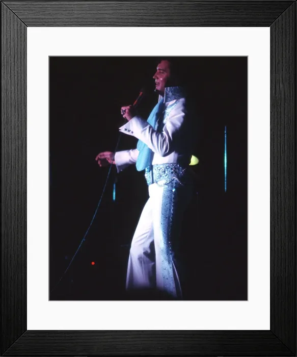 Framed Print : Elvis Presley in concert in Las Vegas Framed Print : Elvis Presley in concert in Las Vegas