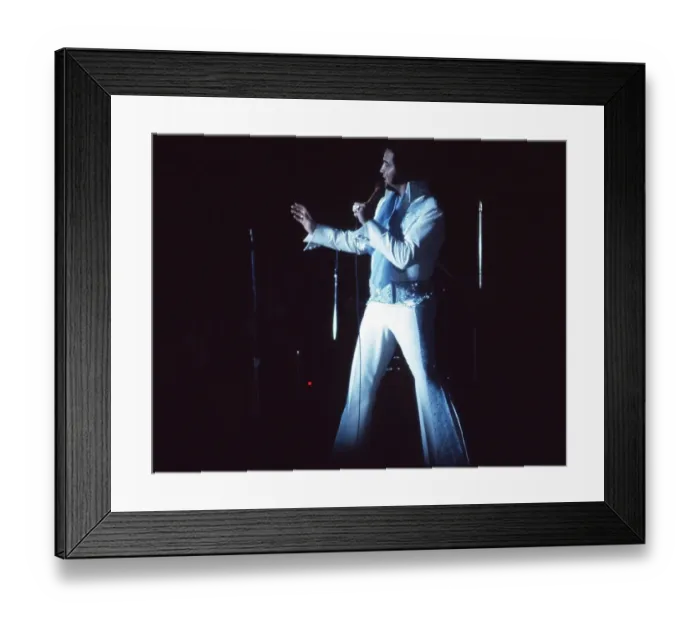 Framed Print : Elvis Presley in concert in Las Vegas Framed Print : Elvis Presley in concert in Las Vegas