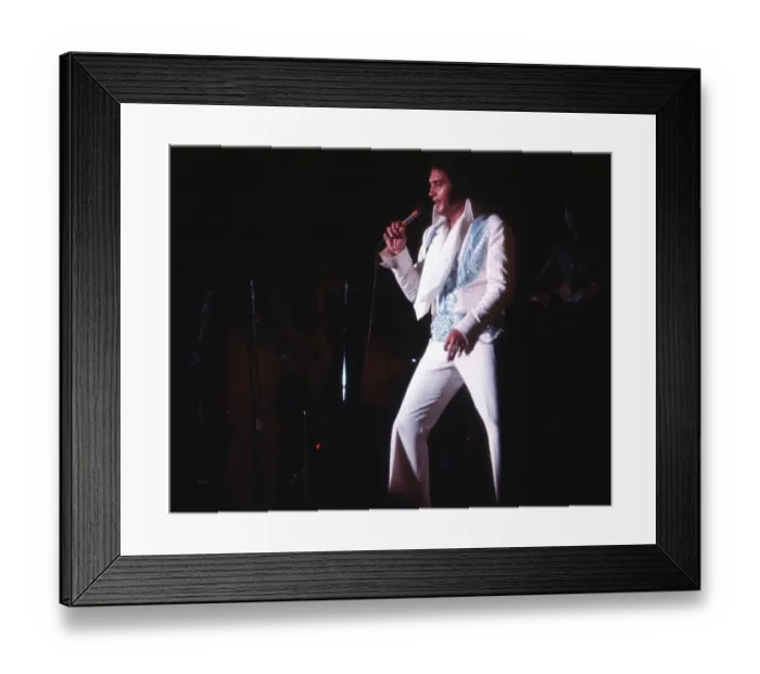 Framed Print : Elvis Presley in concert in Las Vegas Framed Print : Elvis Presley in concert in Las Vegas