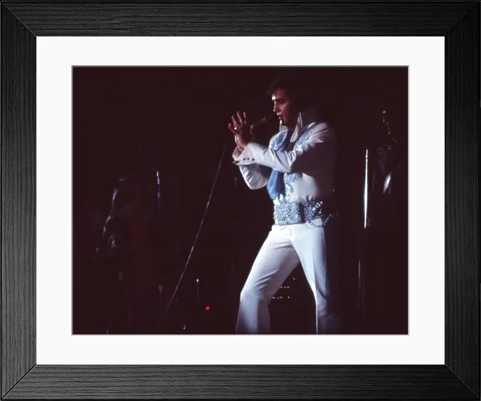 Framed Print : Elvis Presley in concert in Las Vegas Framed Print : Elvis Presley in concert in Las Vegas