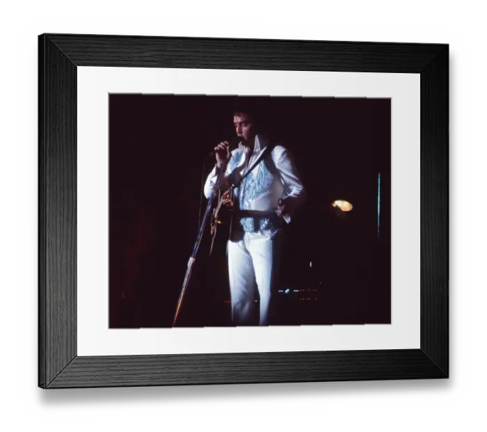 Framed Print : Elvis Presley in concert in Las Vegas Framed Print : Elvis Presley in concert in Las Vegas