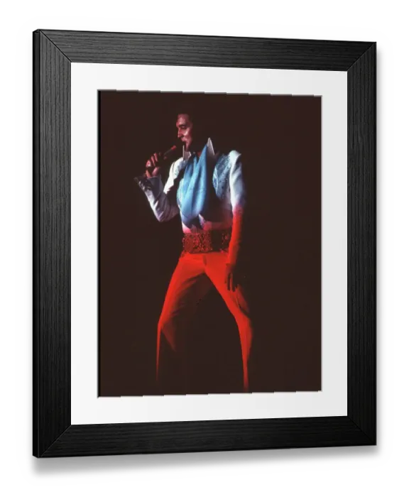 Framed Print : Elvis Presley in concert in Las Vegas Framed Print : Elvis Presley in concert in Las Vegas