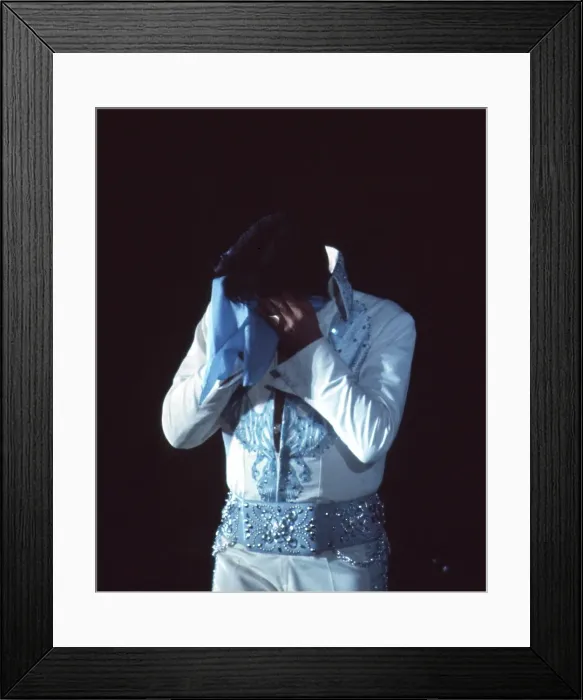 Framed Print : Elvis Presley in concert in Las Vegas Framed Print : Elvis Presley in concert in Las Vegas