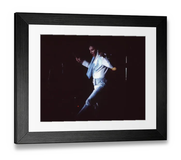 Framed Print : Elvis Presley in concert in Las Vegas Framed Print : Elvis Presley in concert in Las Vegas