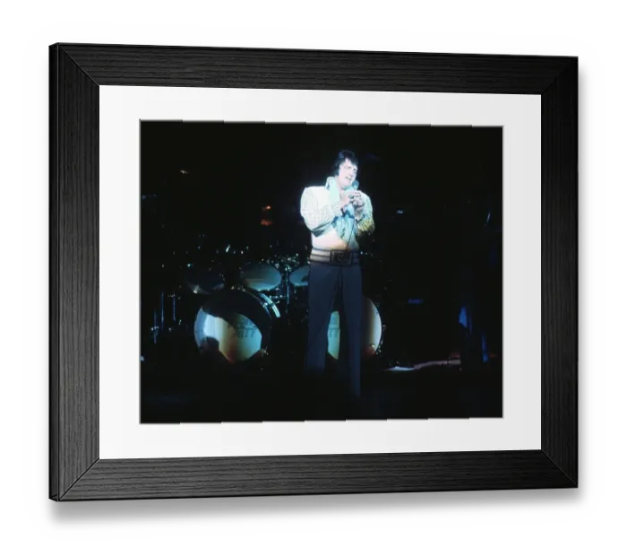Framed Print : Elvis Presley in concert in Las Vegas Framed Print : Elvis Presley in concert in Las Vegas