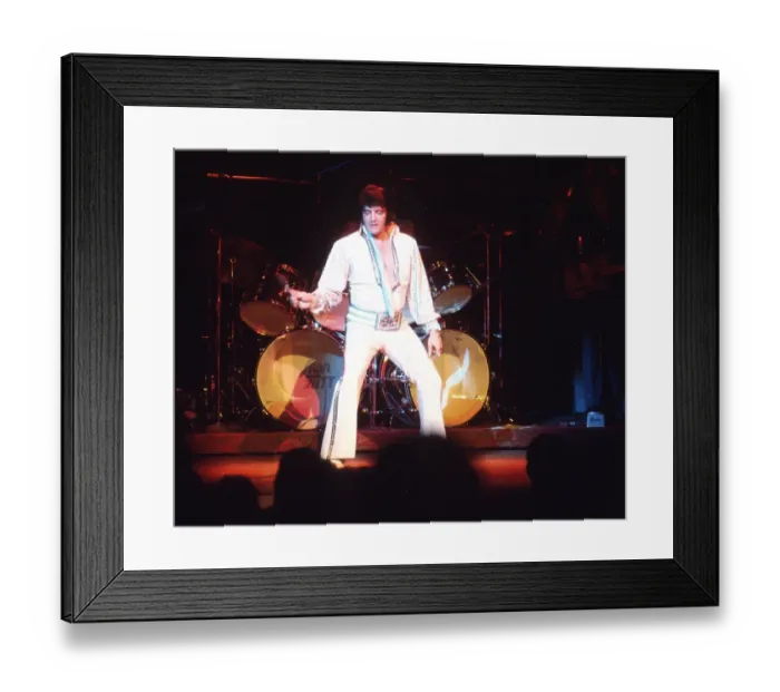 Framed Print : Elvis Presley in concert in Las Vegas Framed Print : Elvis Presley in concert in Las Vegas