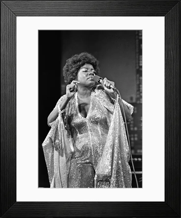 Framed Print : Disco Diva Gloria Gaynor Framed Print : Disco Diva Gloria Gaynor