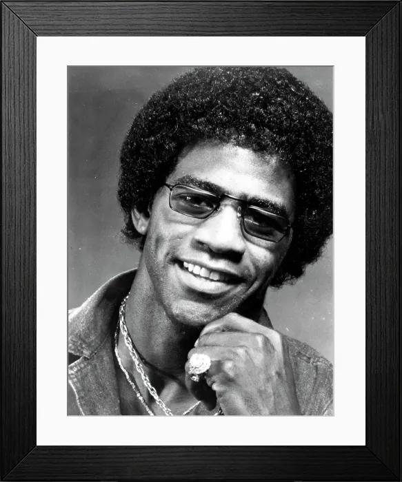 Framed Print : Portrait. CIRCA 1976: Soul singer Al Green poses for a portrait in circa 1976 Framed Print : Portrait. CIRCA 1976: Soul singer Al Green poses for a portrait in circa 1976