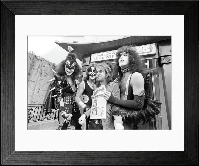 Framed Print : Kiss With Rodney At The Chinese Theatre Framed Print : Kiss With Rodney At The Chinese Theatre