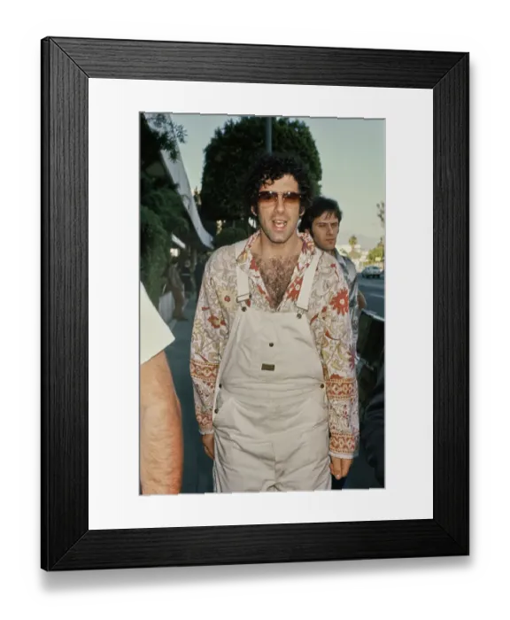Framed Print : Elliott Gould Framed Print : Elliott Gould
