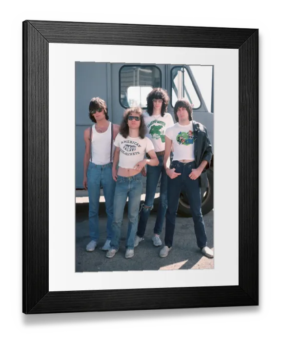 Framed Print : Ramones Portrait Session In LA Framed Print : Ramones Portrait Session In LA