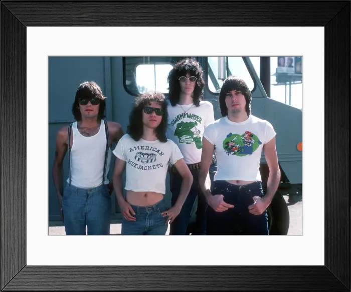 Framed Print : Ramones Portrait Session In LA Framed Print : Ramones Portrait Session In LA