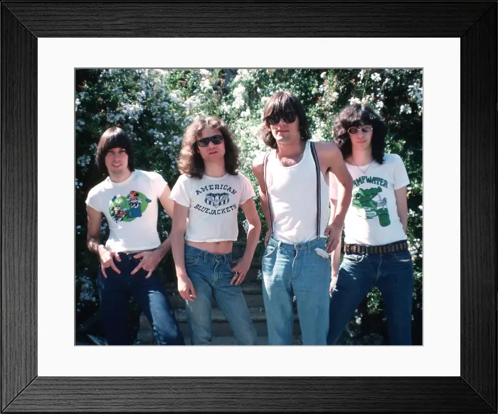 Framed Print : Ramones Portrait Session In LA Framed Print : Ramones Portrait Session In LA
