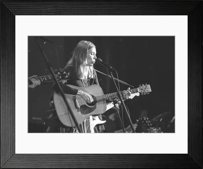 Framed Print : Photo of Joni Mitchell Framed Print : Photo of Joni Mitchell