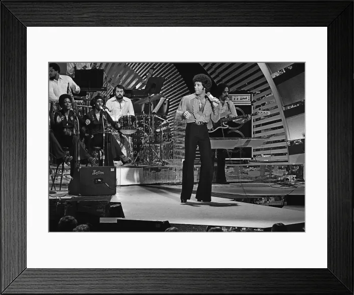 Framed Print : Tom Jones. LOS ANGELES - DECEMBER 17: Welsh singer Tom Jones performs on