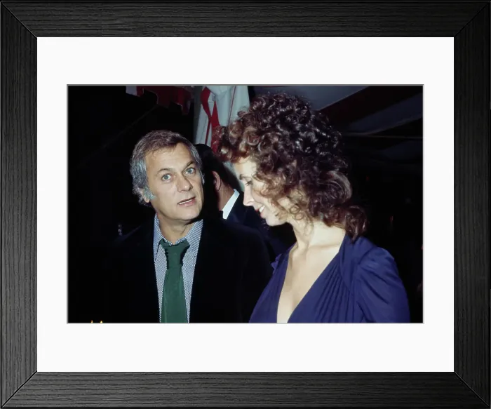 Framed Print : Tony Curtis & Leslie Allen Framed Print : Tony Curtis & Leslie Allen