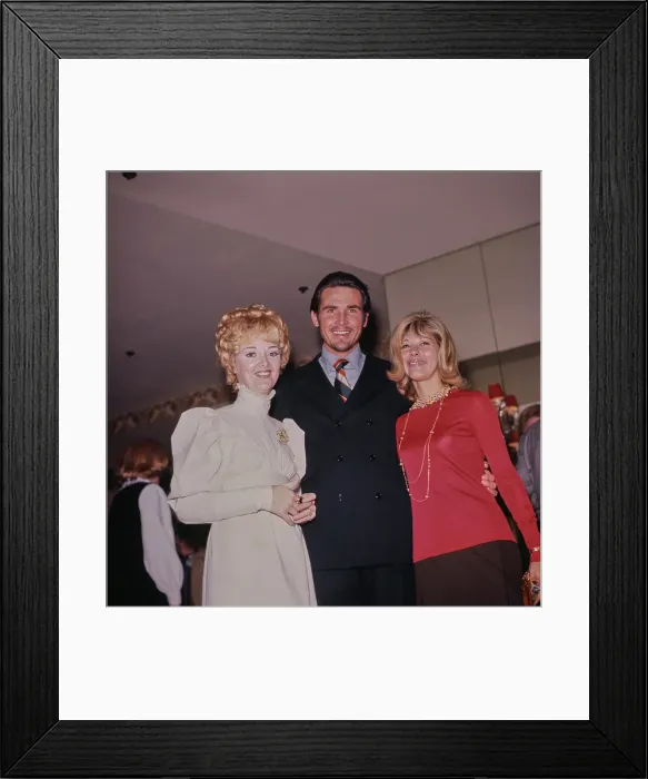 Framed Print : James Brolin & Jane Cameron Agee Framed Print : James Brolin & Jane Cameron Agee