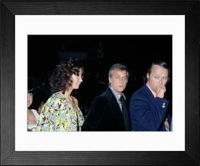 Framed Print : Tony Curtis & Leslie Allen Framed Print : Tony Curtis & Leslie Allen