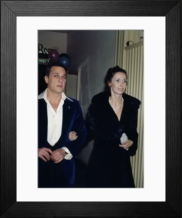 Framed Print : Tony Curtis & Leslie Allen