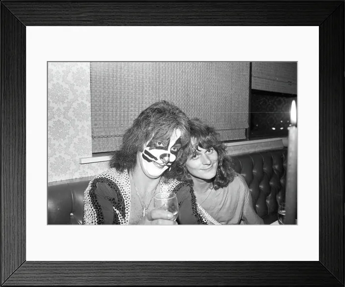 Framed Print : Kiss Party Framed Print : Kiss Party