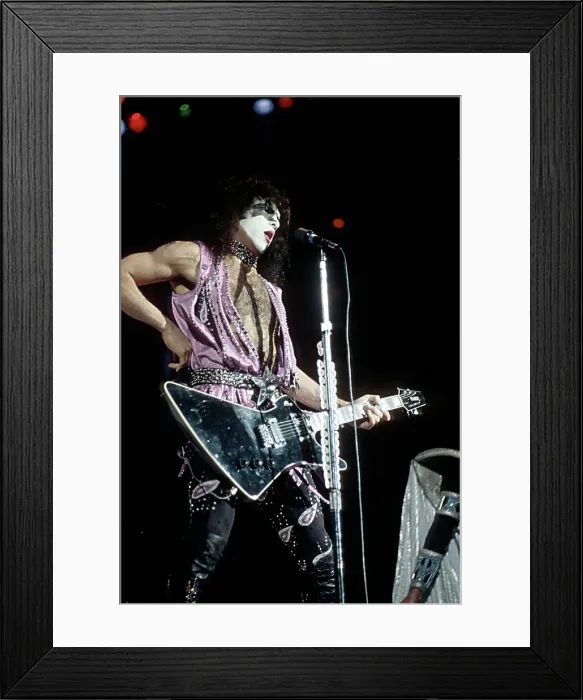 Framed Print : Kiss Performing