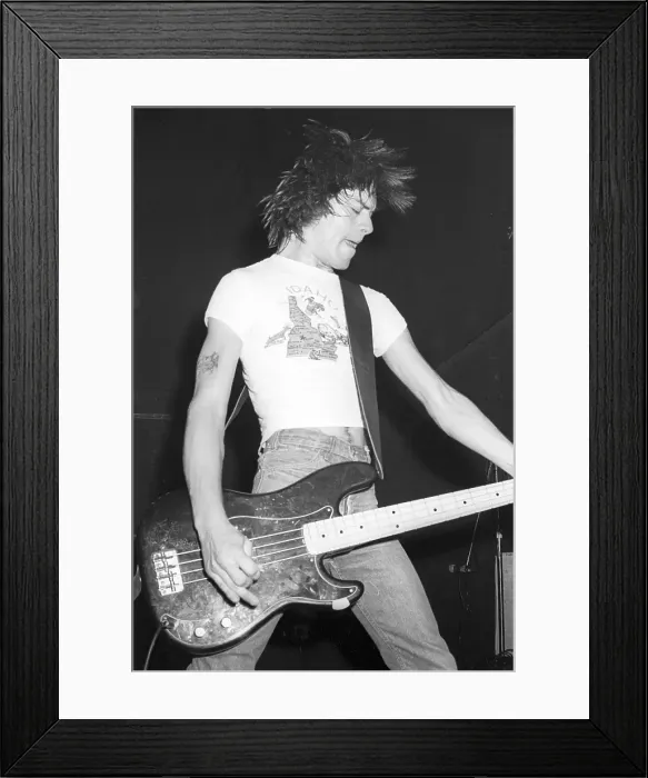 Framed Print : Dee Dee Ramone Framed Print : Dee Dee Ramone