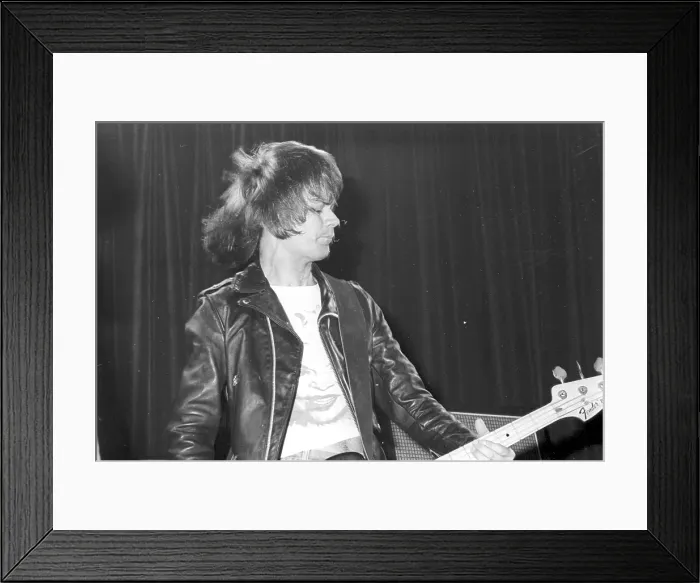 Framed Print : Dee Dee Ramone Framed Print : Dee Dee Ramone