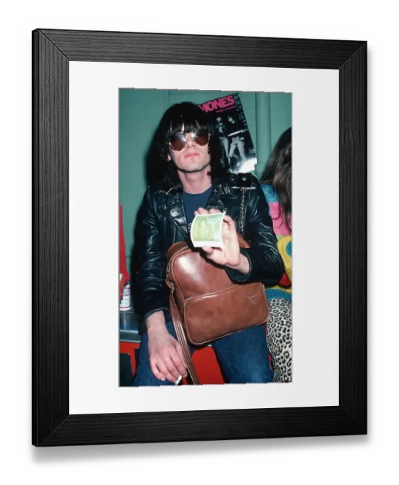 Framed Print : Dee Dee Ramone Framed Print : Dee Dee Ramone