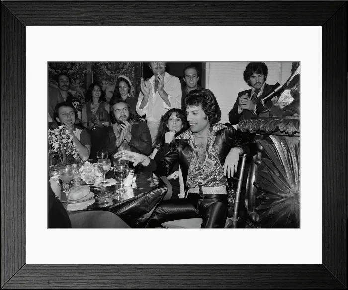 Framed Print : Queen Play The Forum, Inglewood, 1977 Framed Print : Queen Play The Forum, Inglewood, 1977