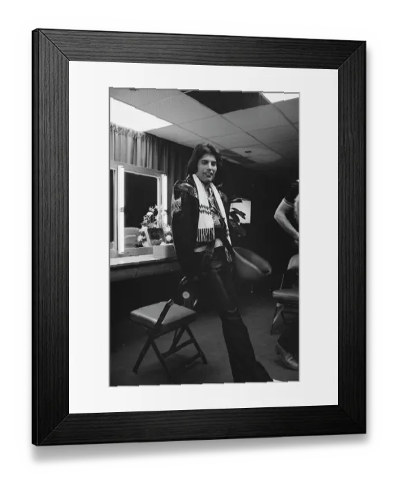 Framed Print : Queen Play The Forum, Inglewood, 1977 Framed Print : Queen Play The Forum, Inglewood, 1977