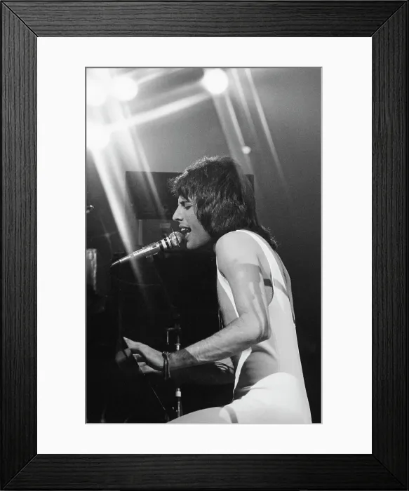 Framed Print : Queen Play The Forum, Inglewood, 1977 Framed Print : Queen Play The Forum, Inglewood, 1977